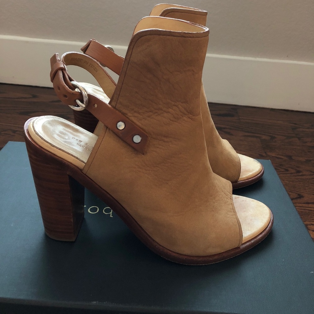 Open toe booties - Picture 2 of 5
